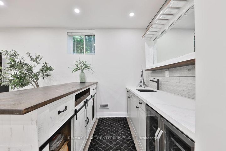 Photo 35 at 5047 Lakeshore Road, Appleby, Burlington