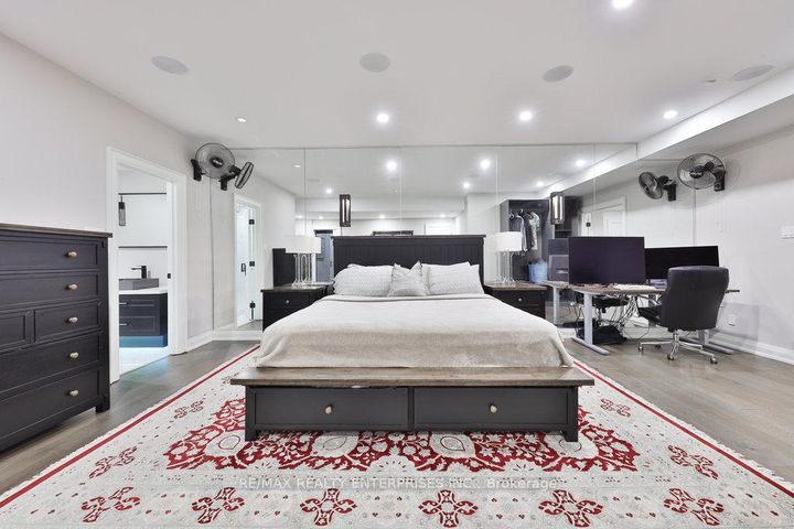 Photo 39 at 5047 Lakeshore Road, Appleby, Burlington