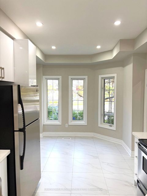 Photo 5 at 447 Hollandview Trail, Bayview Wellington, Aurora