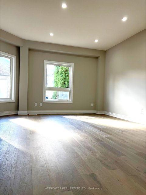 Photo 6 at 447 Hollandview Trail, Bayview Wellington, Aurora