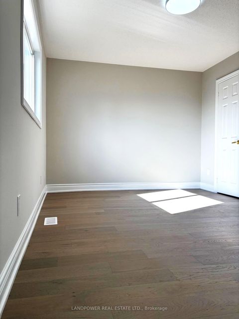 Photo 8 at 447 Hollandview Trail, Bayview Wellington, Aurora