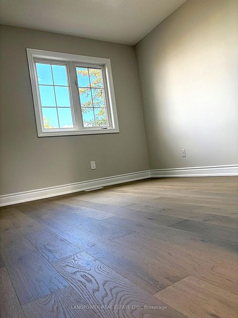 Photo 14 at 447 Hollandview Trail, Bayview Wellington, Aurora