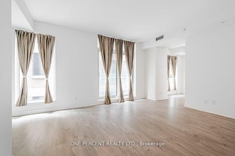 Photo 4 at 426 - 30 Nelson Street, Waterfront Communities C1, Toronto