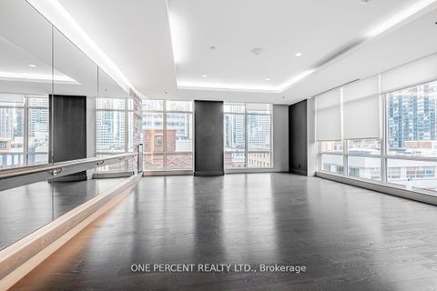 Photo 14 at 426 - 30 Nelson Street, Waterfront Communities C1, Toronto