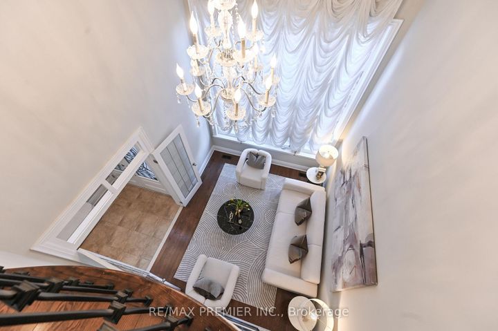 Photo 4 at 64 Heintzman Crescent, Patterson, Vaughan