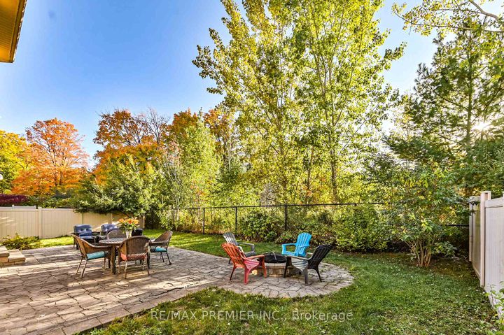 Photo 14 at 64 Heintzman Crescent, Patterson, Vaughan