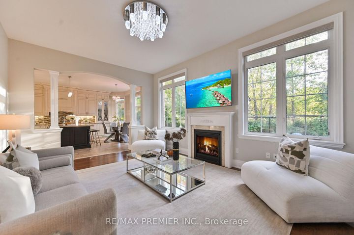 Photo 15 at 64 Heintzman Crescent, Patterson, Vaughan