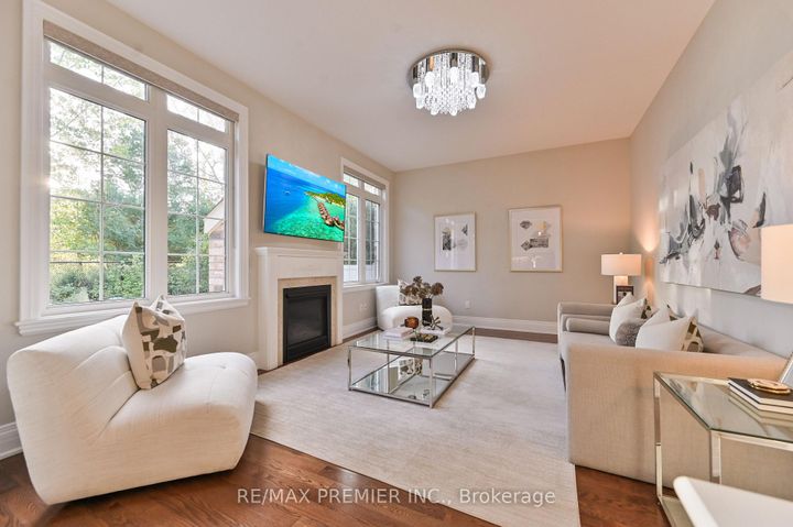 Photo 17 at 64 Heintzman Crescent, Patterson, Vaughan