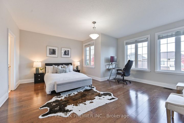 Photo 24 at 64 Heintzman Crescent, Patterson, Vaughan