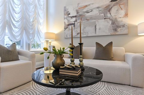 Photo 3 at 64 Heintzman Crescent, Patterson, Vaughan