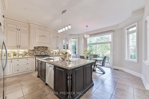 Photo 7 at 64 Heintzman Crescent, Patterson, Vaughan