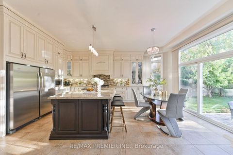 Photo 9 at 64 Heintzman Crescent, Patterson, Vaughan