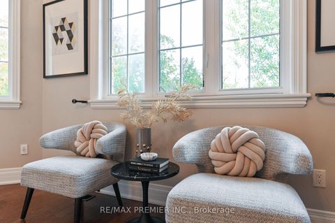 Photo 22 at 64 Heintzman Crescent, Patterson, Vaughan