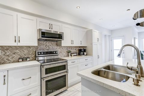Photo 9 at 72 Camino Drive, Vellore Village, Vaughan