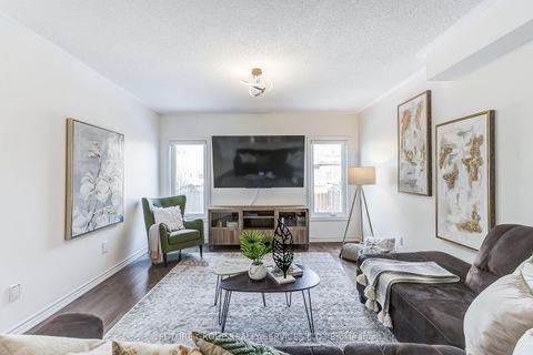 Photo 14 at 72 Camino Drive, Vellore Village, Vaughan