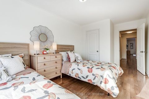 Photo 19 at 72 Camino Drive, Vellore Village, Vaughan