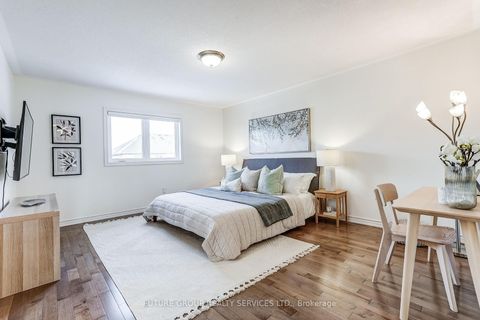 Photo 24 at 72 Camino Drive, Vellore Village, Vaughan