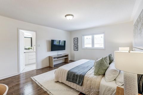 Photo 25 at 72 Camino Drive, Vellore Village, Vaughan