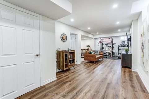 Photo 31 at 72 Camino Drive, Vellore Village, Vaughan