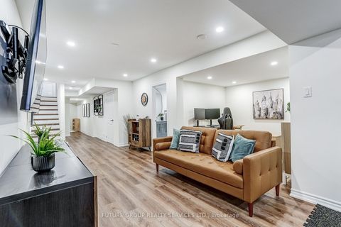 Photo 33 at 72 Camino Drive, Vellore Village, Vaughan