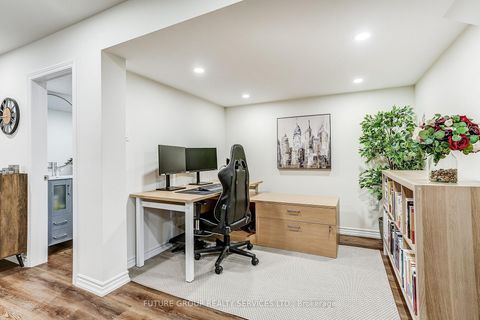 Photo 36 at 72 Camino Drive, Vellore Village, Vaughan