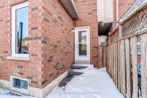 Photo 38 at 72 Camino Drive, Vellore Village, Vaughan