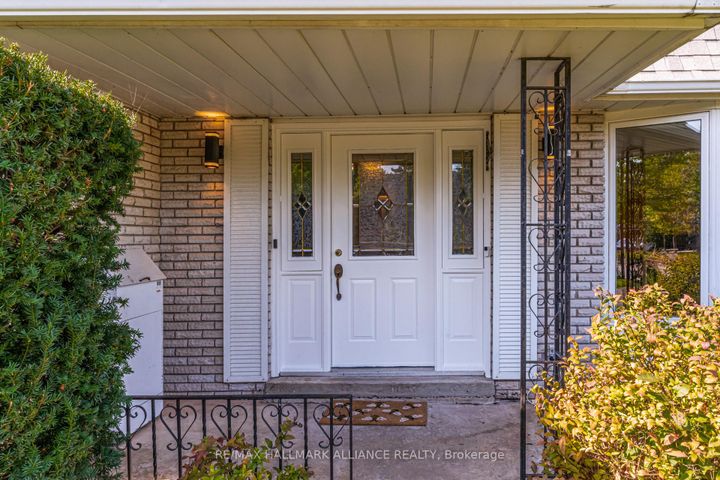 Photo 3 at 2033 Water's Edge Drive, BR Bronte, Oakville