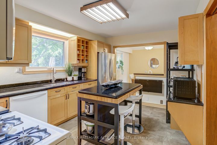 Photo 8 at 2033 Water's Edge Drive, BR Bronte, Oakville