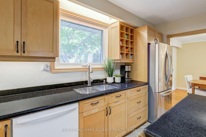 Photo 10 at 2033 Water's Edge Drive, BR Bronte, Oakville