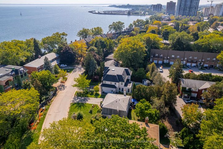 Photo 35 at 2033 Water's Edge Drive, BR Bronte, Oakville