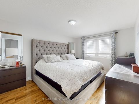 Photo 32 at 64 Sable Crescent, Rolling Acres, Whitby