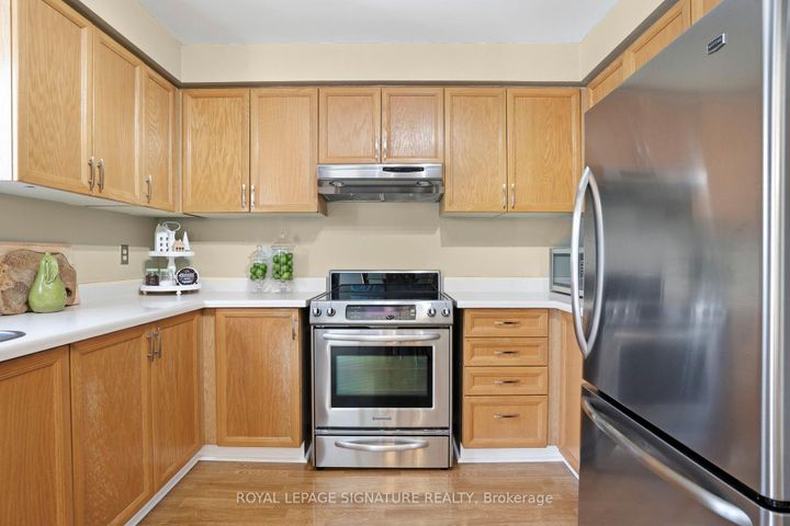 Photo 10 at 18 Webster Way, Georgetown, Halton Hills