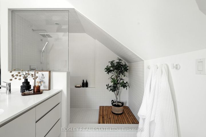 Photo 23 at 137 Munro Street, South Riverdale, Toronto