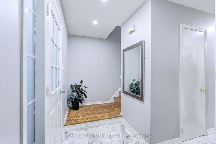 Photo 4 at 108 Timberlane Drive, Fletcher's Creek South, Brampton
