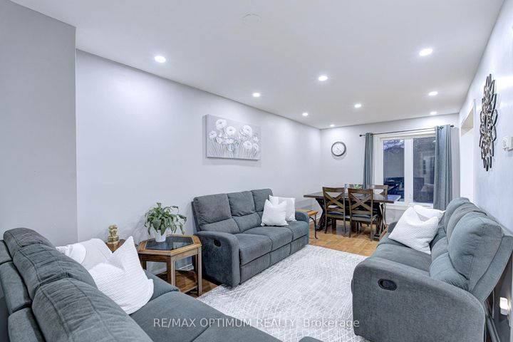 Photo 5 at 108 Timberlane Drive, Fletcher's Creek South, Brampton