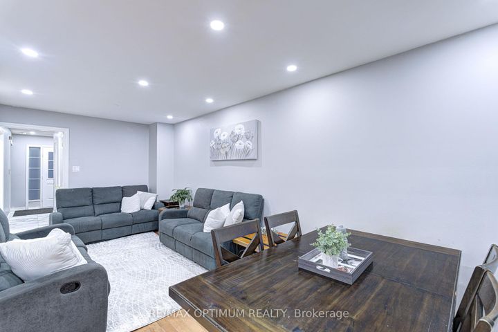 Photo 7 at 108 Timberlane Drive, Fletcher's Creek South, Brampton