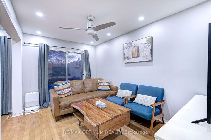 Photo 9 at 108 Timberlane Drive, Fletcher's Creek South, Brampton