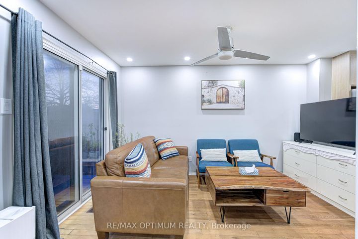 Photo 10 at 108 Timberlane Drive, Fletcher's Creek South, Brampton