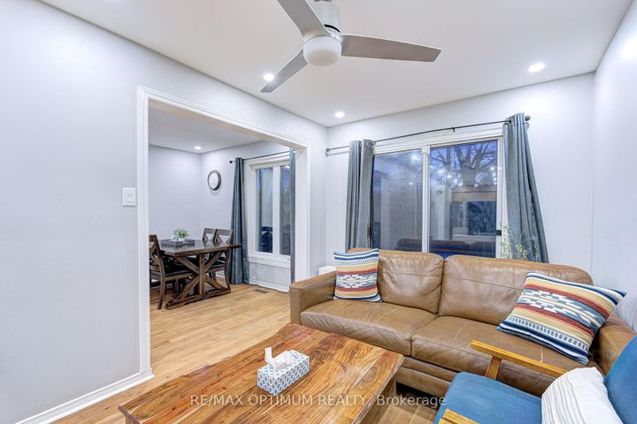 Photo 11 at 108 Timberlane Drive, Fletcher's Creek South, Brampton