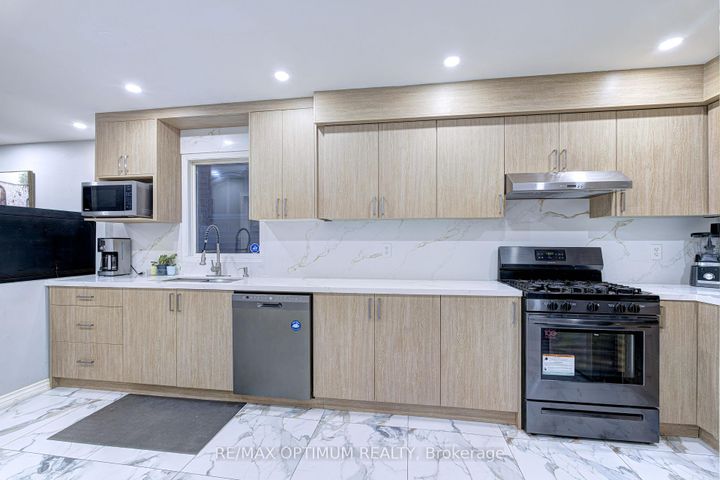 Photo 13 at 108 Timberlane Drive, Fletcher's Creek South, Brampton