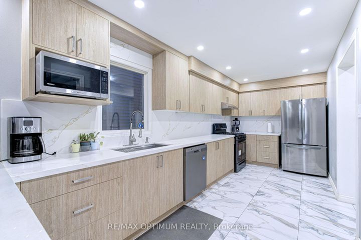 Photo 14 at 108 Timberlane Drive, Fletcher's Creek South, Brampton