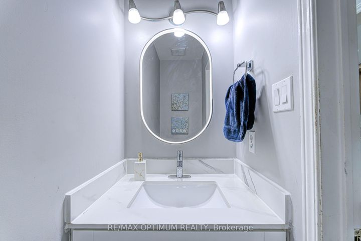 Photo 18 at 108 Timberlane Drive, Fletcher's Creek South, Brampton