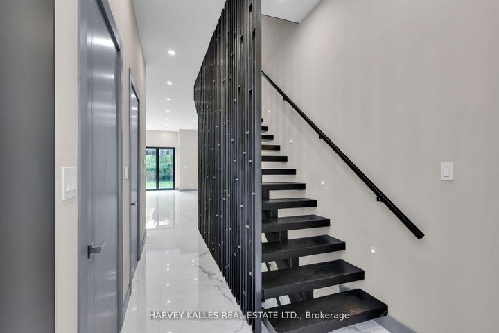 Photo 20 at 71 Ardmore Road, Forest Hill South, Toronto