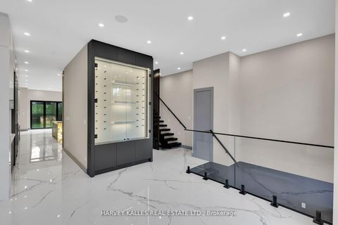 Photo 5 at 71 Ardmore Road, Forest Hill South, Toronto