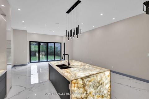 Photo 10 at 71 Ardmore Road, Forest Hill South, Toronto