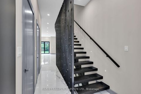 Photo 20 at 71 Ardmore Road, Forest Hill South, Toronto