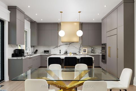 Photo 12 at 2B Fairway Road, Rosethorn, Toronto