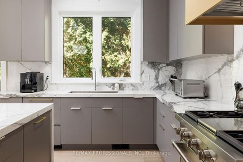 Photo 16 at 2B Fairway Road, Rosethorn, Toronto