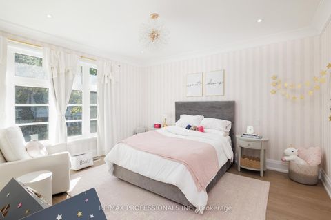 Photo 33 at 2B Fairway Road, Rosethorn, Toronto