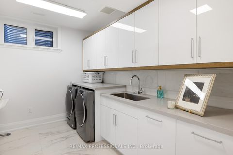 Photo 41 at 2B Fairway Road, Rosethorn, Toronto